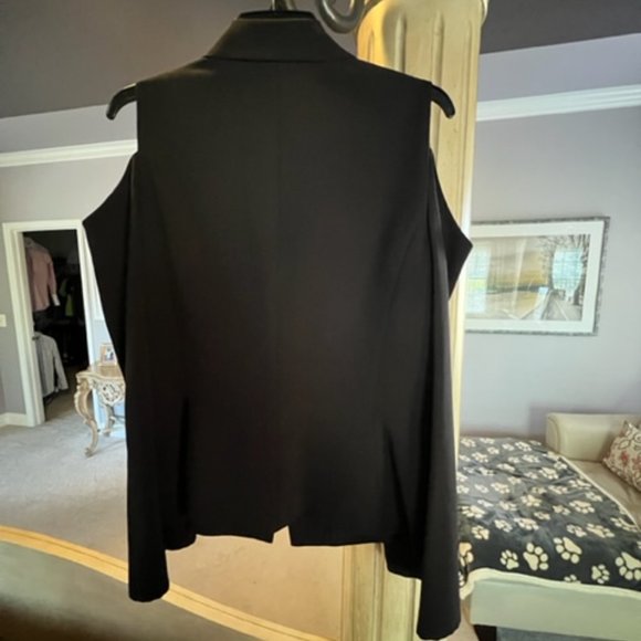 Scripted Cold Shoulder wide arm slit sleeves jacket - Picture 2 of 7